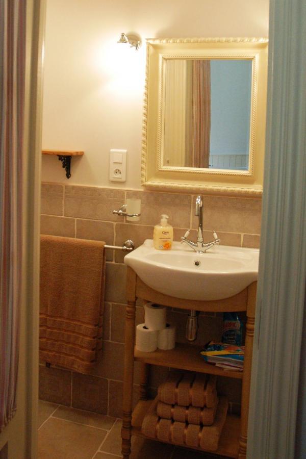 مبيت وإفطار Les Bois-d'Anjou Le Logis Du Pressoir Chambre D'Hotes Bed & Breakfast In Beautiful 18Th Century Estate In The Heart Of The Loire Valley With Heated Pool And Extensive Grounds المظهر الخارجي الصورة